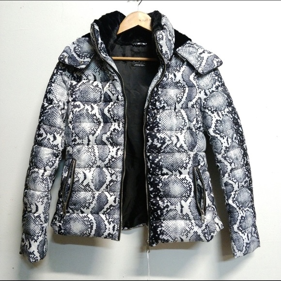 zara snakeskin puffer